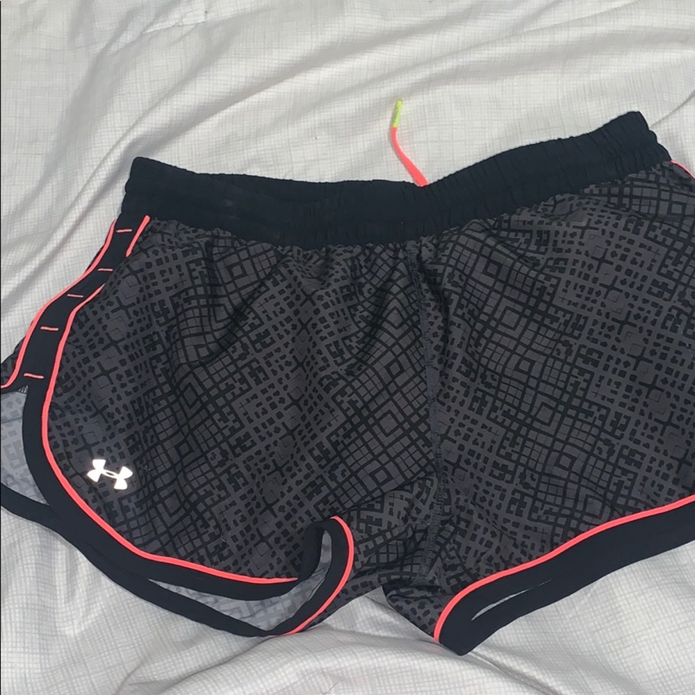 UNDERAROMOUR shorts